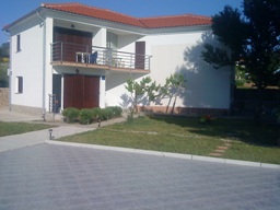 Apartment Stivan Island Cres frontyard