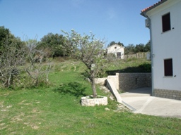 Apartment Stivan Island Cres backyard