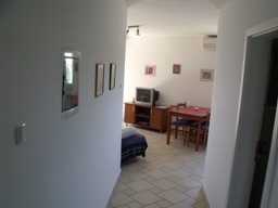 Apartment Stivan Island Cres top floor corridor